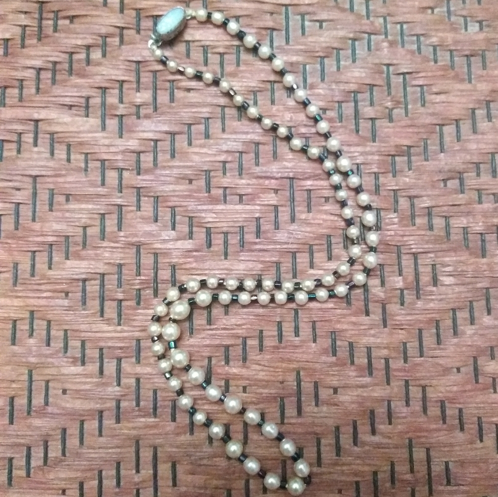 Vintage single strand, with clasp